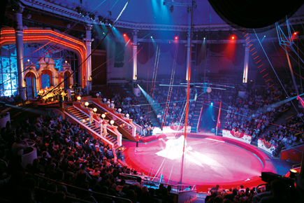 Spectacles de fin d'année offerts par l'APAS-BTP : cirque et cinéma